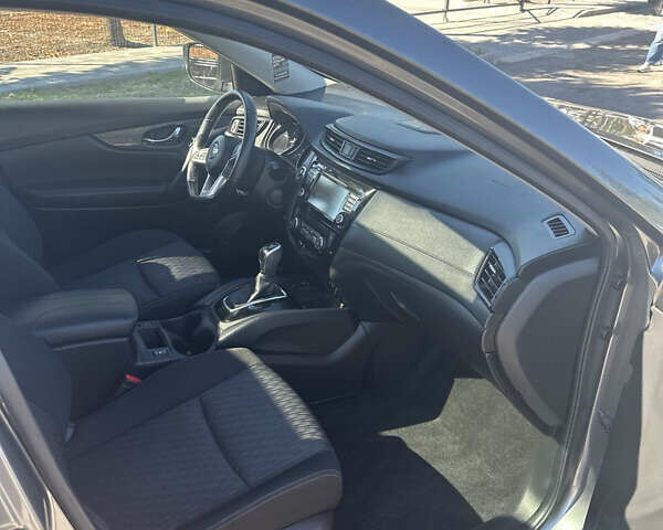 Серый Ниссан Rogue, объемом двигателя 2.49 л и пробегом 74 тыс. км за 16999 $, фото 9 на Automoto.ua