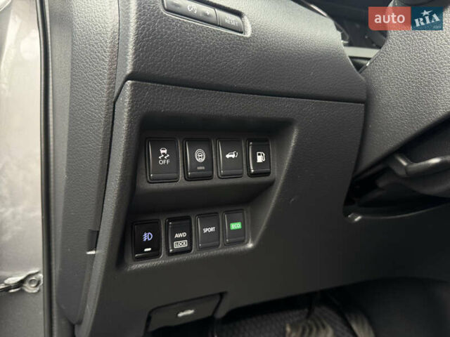 Серый Ниссан Rogue, объемом двигателя 2.49 л и пробегом 85 тыс. км за 15999 $, фото 16 на Automoto.ua