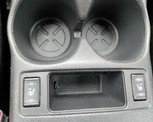 Серый Ниссан Rogue, объемом двигателя 2.49 л и пробегом 162 тыс. км за 14000 $, фото 5 на Automoto.ua