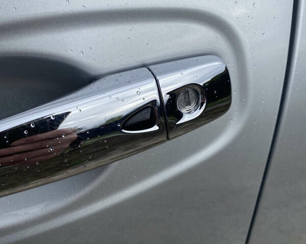 Серый Ниссан Rogue, объемом двигателя 2.5 л и пробегом 170 тыс. км за 14999 $, фото 8 на Automoto.ua