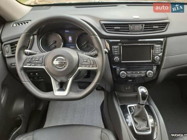 Серый Ниссан Rogue, объемом двигателя 2.5 л и пробегом 274 тыс. км за 14800 $, фото 7 на Automoto.ua