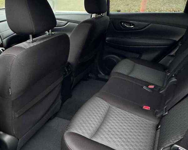 Серый Ниссан Rogue, объемом двигателя 2.49 л и пробегом 128 тыс. км за 14950 $, фото 12 на Automoto.ua