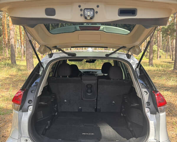 Сірий Ніссан Rogue, об'ємом двигуна 2.49 л та пробігом 104 тис. км за 15500 $, фото 3 на Automoto.ua