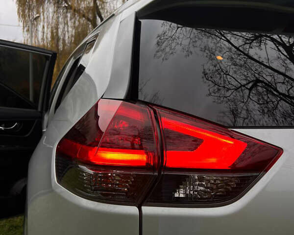 Серый Ниссан Rogue, объемом двигателя 2.49 л и пробегом 138 тыс. км за 16499 $, фото 31 на Automoto.ua