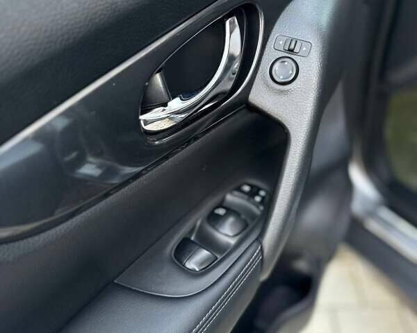 Серый Ниссан Rogue, объемом двигателя 2.49 л и пробегом 89 тыс. км за 15500 $, фото 35 на Automoto.ua