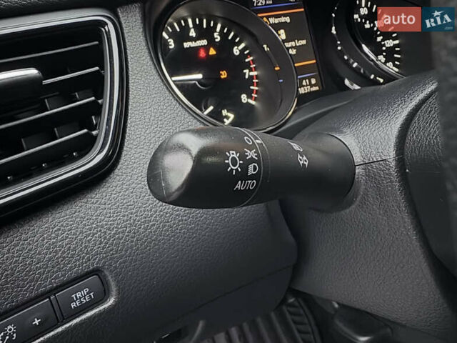 Серый Ниссан Rogue, объемом двигателя 2.5 л и пробегом 167 тыс. км за 15700 $, фото 8 на Automoto.ua