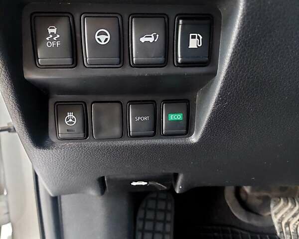 Серый Ниссан Rogue, объемом двигателя 2.49 л и пробегом 134 тыс. км за 15600 $, фото 20 на Automoto.ua