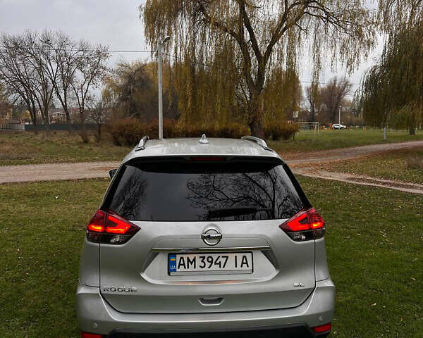 Серый Ниссан Rogue, объемом двигателя 2.49 л и пробегом 138 тыс. км за 16499 $, фото 4 на Automoto.ua