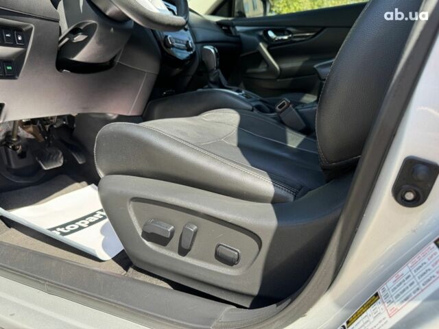 Сірий Ніссан Rogue, об'ємом двигуна 2.5 л та пробігом 78 тис. км за 18690 $, фото 25 на Automoto.ua