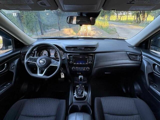 Серый Ниссан Rogue, объемом двигателя 2.5 л и пробегом 110 тыс. км за 9800 $, фото 3 на Automoto.ua