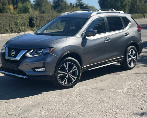 Серый Ниссан Rogue, объемом двигателя 2.49 л и пробегом 74 тыс. км за 16999 $, фото 2 на Automoto.ua