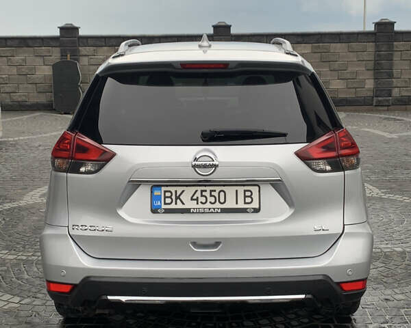 Сірий Ніссан Rogue, об'ємом двигуна 2.49 л та пробігом 105 тис. км за 18200 $, фото 5 на Automoto.ua