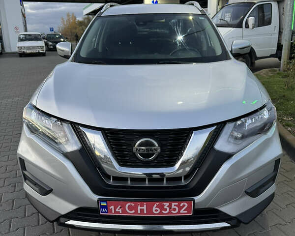 Ниссан Rogue 2019 в Киеве на Automoto.ua Серый Ниссан Rogue, объемом двигателя 2.5 л и пробегом 135 тыс. км за 14999 $, фото 2 на Automoto.ua