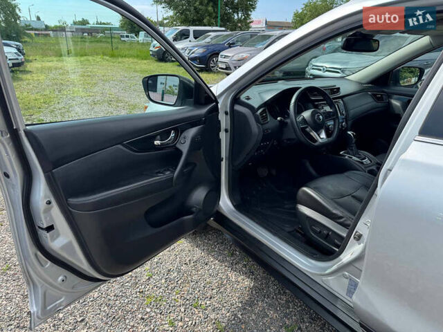 Сірий Ніссан Rogue, об'ємом двигуна 2.49 л та пробігом 115 тис. км за 16500 $, фото 11 на Automoto.ua