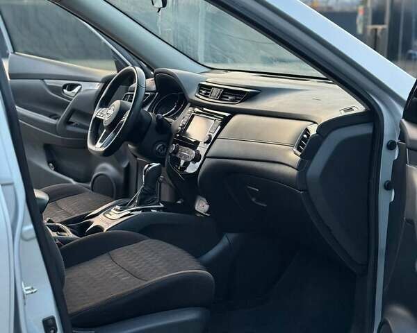 Серый Ниссан Rogue, объемом двигателя 2.5 л и пробегом 167 тыс. км за 14200 $, фото 15 на Automoto.ua