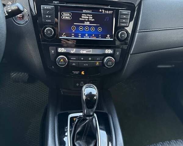 Серый Ниссан Rogue, объемом двигателя 2.49 л и пробегом 89 тыс. км за 15500 $, фото 40 на Automoto.ua