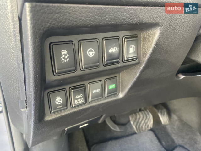 Сірий Ніссан Rogue, об'ємом двигуна 2.49 л та пробігом 216 тис. км за 16300 $, фото 23 на Automoto.ua