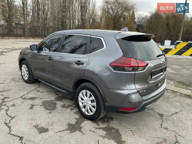 Сірий Ніссан Rogue, об'ємом двигуна 2.5 л та пробігом 140 тис. км за 11700 $, фото 4 на Automoto.ua
