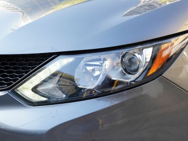 Серый Ниссан Rogue, объемом двигателя 2 л и пробегом 115 тыс. км за 15750 $, фото 7 на Automoto.ua