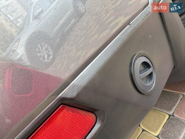 Сірий Ніссан Rogue, об'ємом двигуна 2.49 л та пробігом 61 тис. км за 17000 $, фото 13 на Automoto.ua