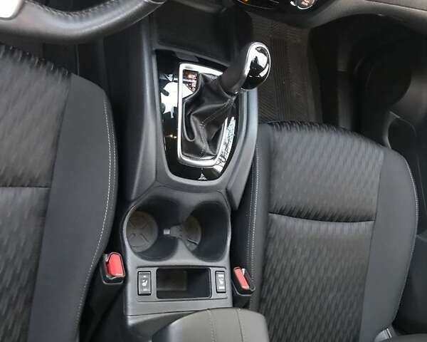 Серый Ниссан Rogue, объемом двигателя 2.5 л и пробегом 42 тыс. км за 16500 $, фото 5 на Automoto.ua