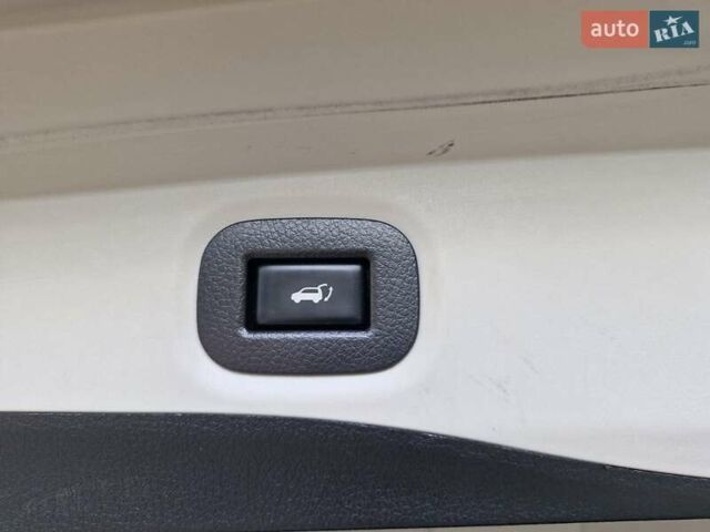 Сірий Ніссан Rogue, об'ємом двигуна 2.49 л та пробігом 68 тис. км за 16600 $, фото 30 на Automoto.ua