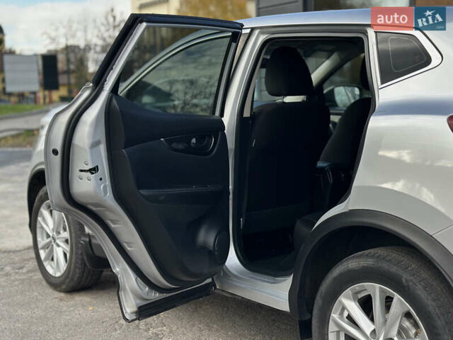 Ниссан Rogue 2019 в Львове на Automoto.ua Серый Ниссан Rogue, объемом двигателя 2 л и пробегом 75 тыс. км за 15200 $, фото 52 на Automoto.ua