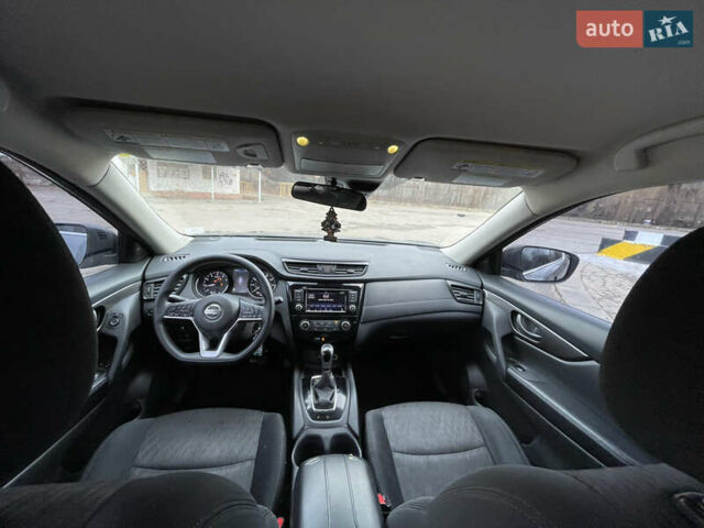 Сірий Ніссан Rogue, об'ємом двигуна 2.5 л та пробігом 140 тис. км за 11700 $, фото 17 на Automoto.ua