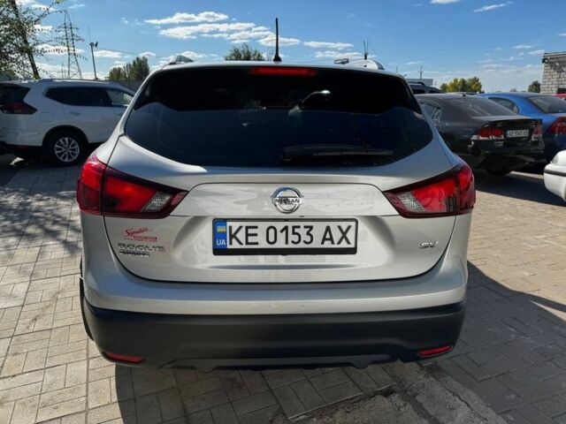 Серый Ниссан Rogue, объемом двигателя 2 л и пробегом 110 тыс. км за 14500 $, фото 5 на Automoto.ua