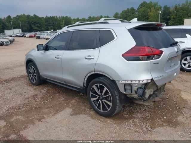 Серый Ниссан Rogue, объемом двигателя 2.5 л и пробегом 83 тыс. км за 3000 $, фото 2 на Automoto.ua