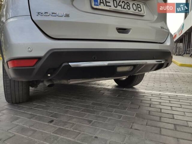 Серый Ниссан Rogue, объемом двигателя 2.49 л и пробегом 126 тыс. км за 18500 $, фото 9 на Automoto.ua