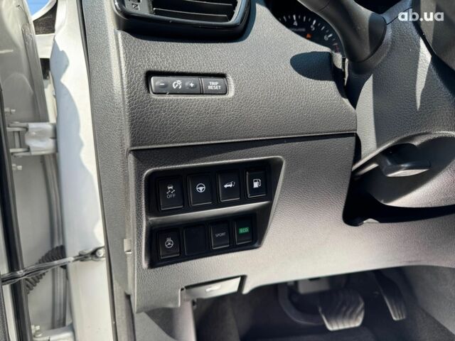 Сірий Ніссан Rogue, об'ємом двигуна 2.5 л та пробігом 78 тис. км за 18690 $, фото 26 на Automoto.ua