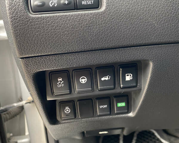 Серый Ниссан Rogue, объемом двигателя 2.5 л и пробегом 170 тыс. км за 14999 $, фото 23 на Automoto.ua