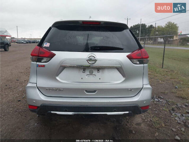 Серый Ниссан Rogue, объемом двигателя 2.49 л и пробегом 155 тыс. км за 2700 $, фото 6 на Automoto.ua
