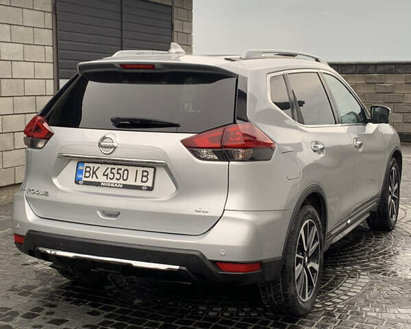 Сірий Ніссан Rogue, об'ємом двигуна 2.49 л та пробігом 105 тис. км за 18200 $, фото 2 на Automoto.ua