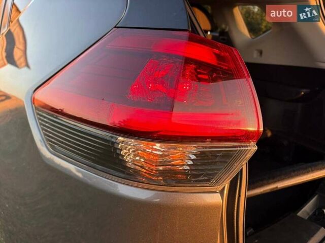 Серый Ниссан Rogue, объемом двигателя 2.49 л и пробегом 93 тыс. км за 19700 $, фото 15 на Automoto.ua