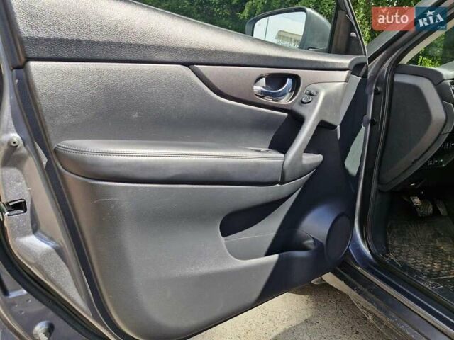 Сірий Ніссан Rogue, об'ємом двигуна 2.49 л та пробігом 68 тис. км за 16600 $, фото 12 на Automoto.ua