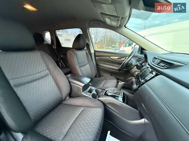 Сірий Ніссан Rogue, об'ємом двигуна 2.5 л та пробігом 261 тис. км за 10500 $, фото 16 на Automoto.ua