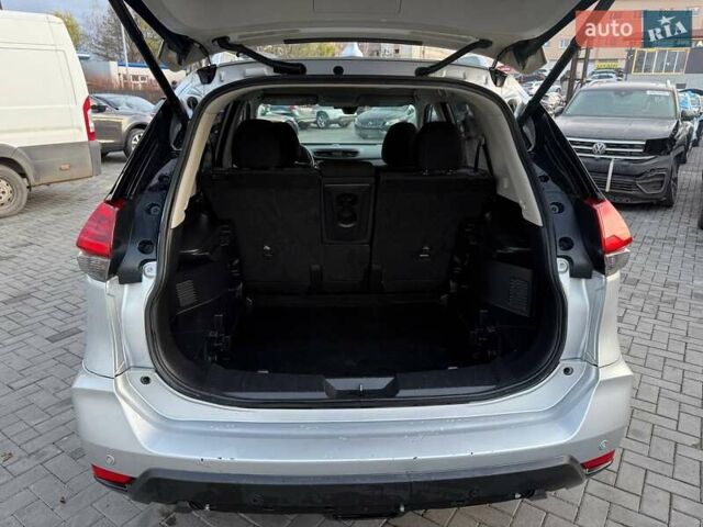 Сірий Ніссан Rogue, об'ємом двигуна 2.5 л та пробігом 261 тис. км за 10500 $, фото 14 на Automoto.ua