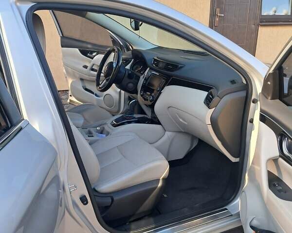 Серый Ниссан Rogue, объемом двигателя 2 л и пробегом 75 тыс. км за 15850 $, фото 5 на Automoto.ua