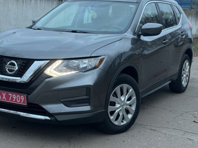 Серый Ниссан Rogue, объемом двигателя 2.5 л и пробегом 122 тыс. км за 14250 $, фото 7 на Automoto.ua