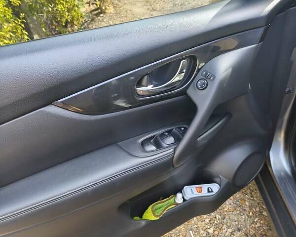 Сірий Ніссан Rogue, об'ємом двигуна 2.49 л та пробігом 76 тис. км за 17700 $, фото 19 на Automoto.ua