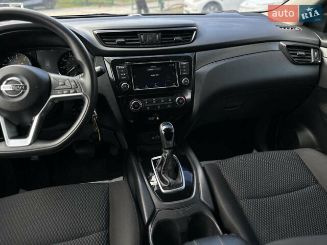 Ниссан Rogue 2019 в Львове на Automoto.ua Серый Ниссан Rogue, объемом двигателя 2 л и пробегом 75 тыс. км за 15200 $, фото 46 на Automoto.ua