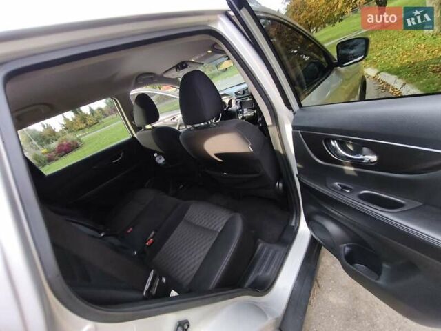 Серый Ниссан Rogue, объемом двигателя 2.49 л и пробегом 159 тыс. км за 15500 $, фото 14 на Automoto.ua