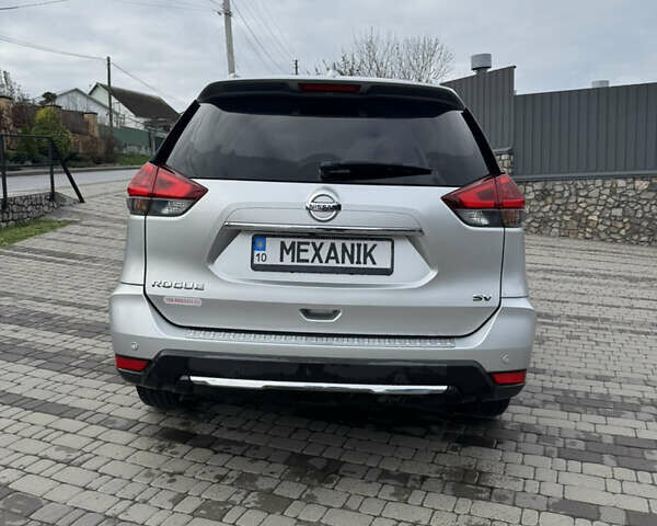 Серый Ниссан Rogue, объемом двигателя 2.49 л и пробегом 136 тыс. км за 17500 $, фото 5 на Automoto.ua