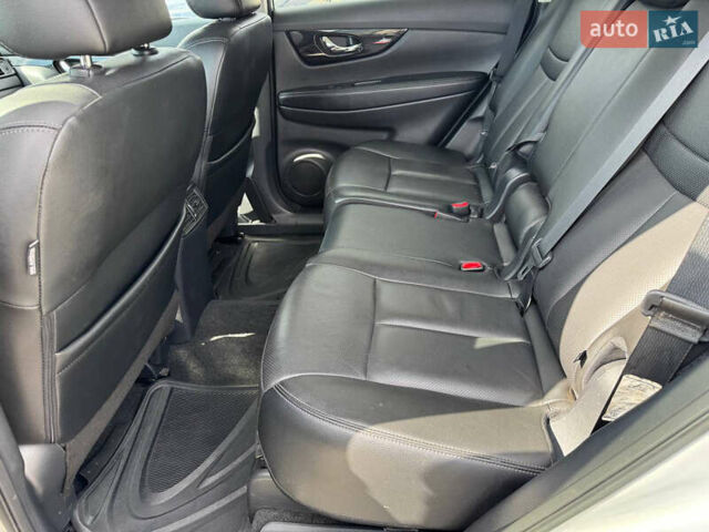 Сірий Ніссан Rogue, об'ємом двигуна 2.49 л та пробігом 115 тис. км за 16500 $, фото 13 на Automoto.ua