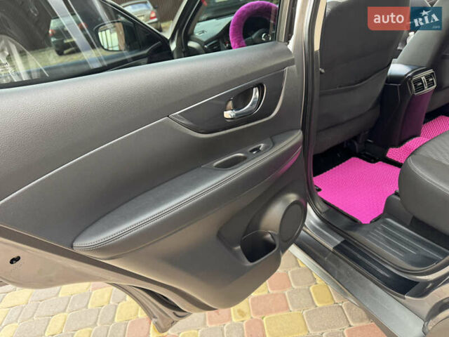 Сірий Ніссан Rogue, об'ємом двигуна 2.49 л та пробігом 61 тис. км за 17000 $, фото 34 на Automoto.ua