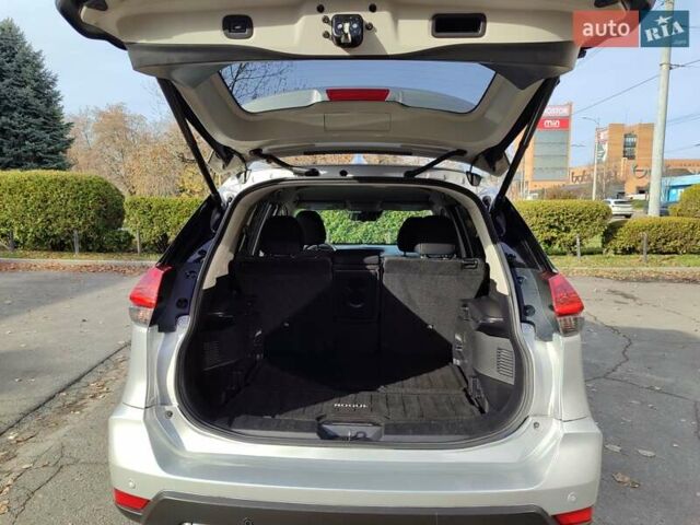 Сірий Ніссан Rogue, об'ємом двигуна 2.49 л та пробігом 15 тис. км за 18300 $, фото 9 на Automoto.ua