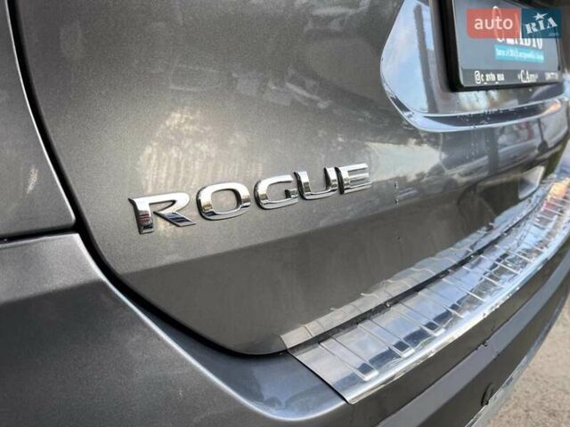 Серый Ниссан Rogue, объемом двигателя 2.49 л и пробегом 109 тыс. км за 18900 $, фото 4 на Automoto.ua