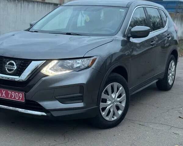 Серый Ниссан Rogue, объемом двигателя 2.49 л и пробегом 256 тыс. км за 15000 $, фото 7 на Automoto.ua